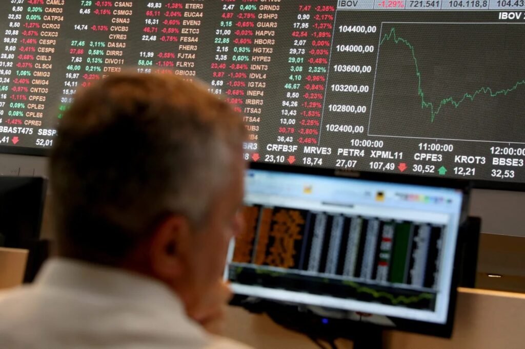 Puxado pela Vale, Ibovespa fecha em alta de 0,27%; dólar cai 0,11% e vai a R$ 5,64